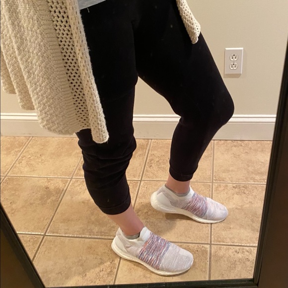 ultraboost laceless rainbow